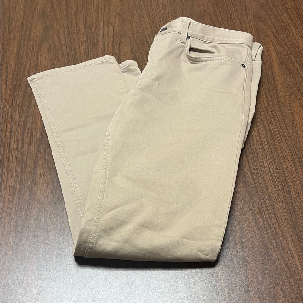 Banana Republic The Traveler Slim Fit Tan Pants, size 32x32‎